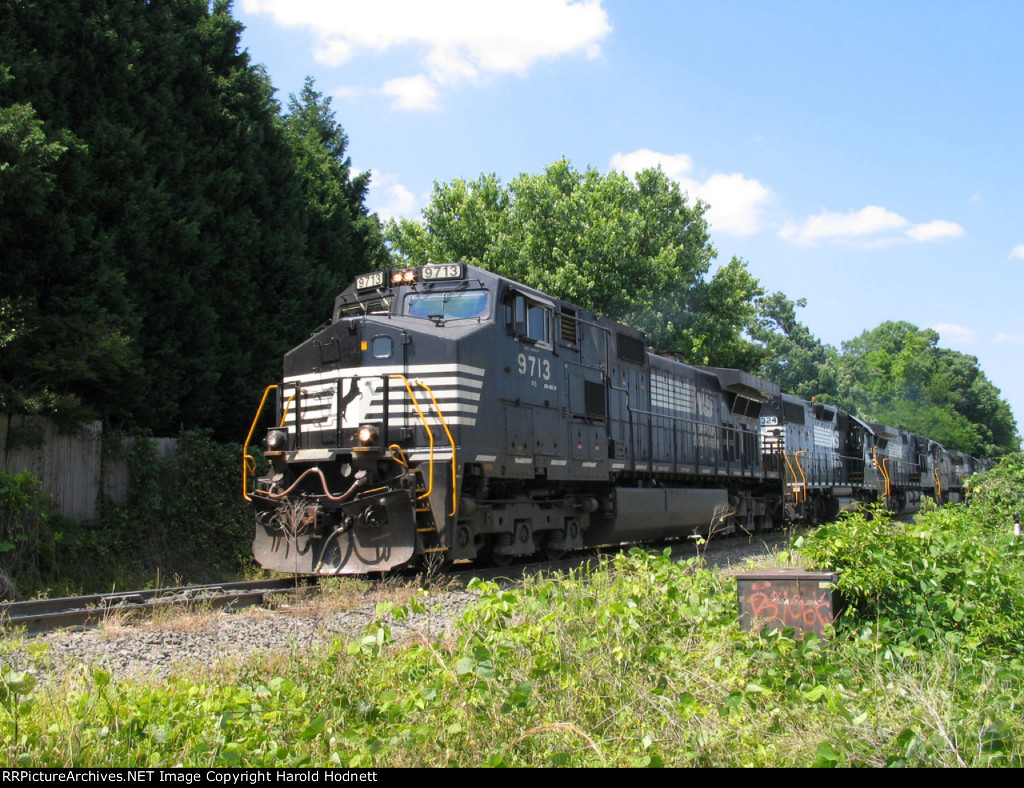 NS 9713 leads a train towards Southern Junction